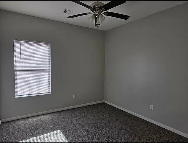 3 bed, 1250 sqft, $1,450 — Photo 3