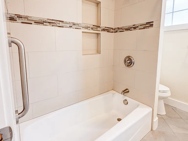 3180 N Fulton St — Photo 13