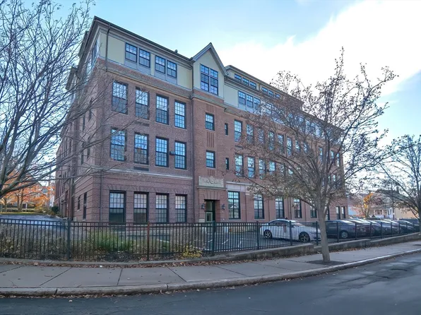 72 Ashland St APT 410, Malden, MA 02148