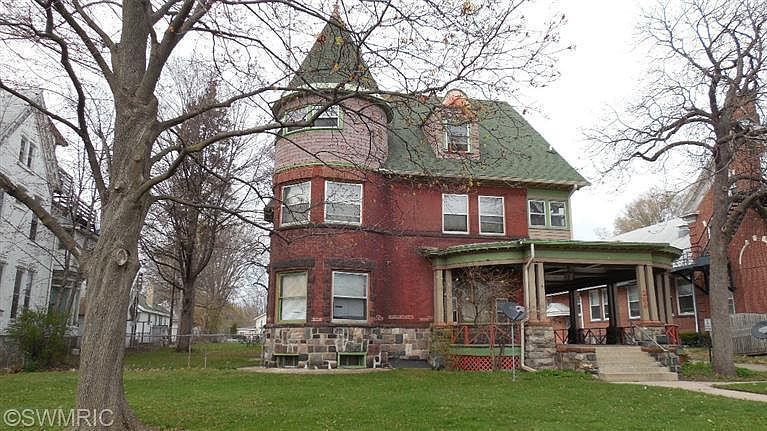 1st image of 299 Capital Ave NE