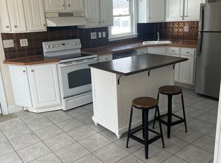 4 Garden Ter, Woburn, MA 01801