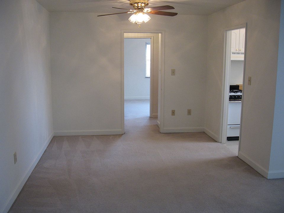 1st image of 2976 Voelkel Ave APT 9