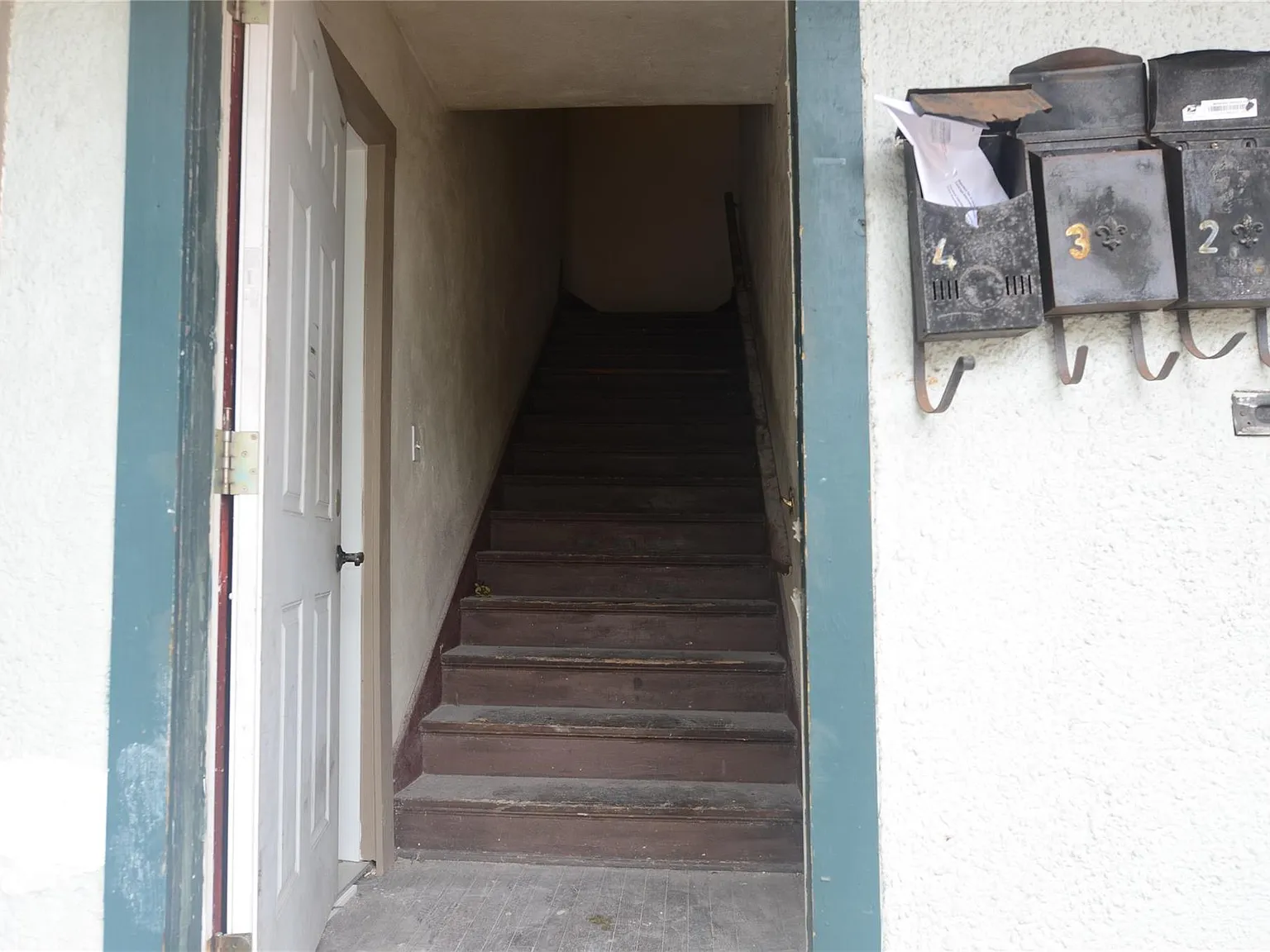 1 bed, 1.0 bath, 900 sqft, $900 — Photo 2