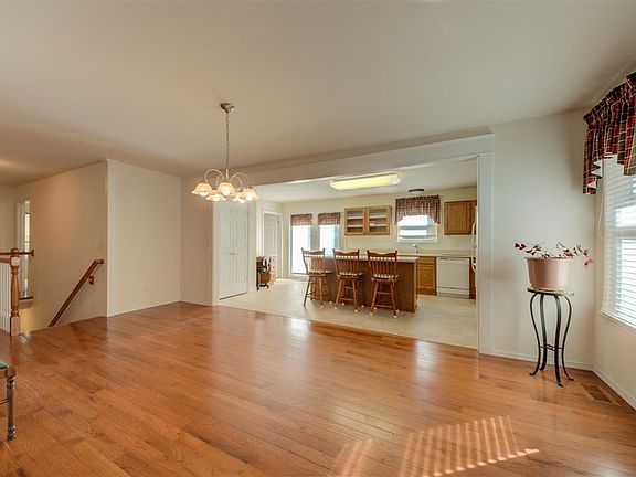 3rd image of 214 Hawksbury Pl