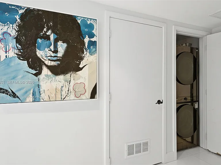 6801 Collins Ave — Photo 14