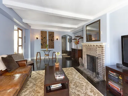 Sold by Sotheby's International Realty | media 13