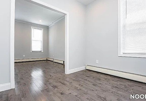 3rd image of 469 Vandervoort Ave #6