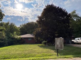 157 Patterson Dr, East Peoria, IL 61611