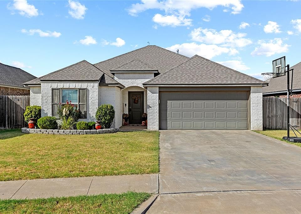 1st image of 2613 Hayride Dr