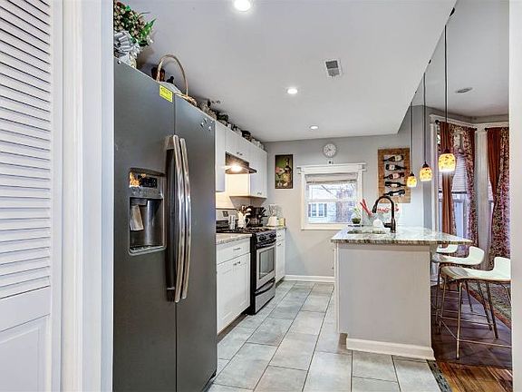 2nd image of 277 Pacific Ave #2