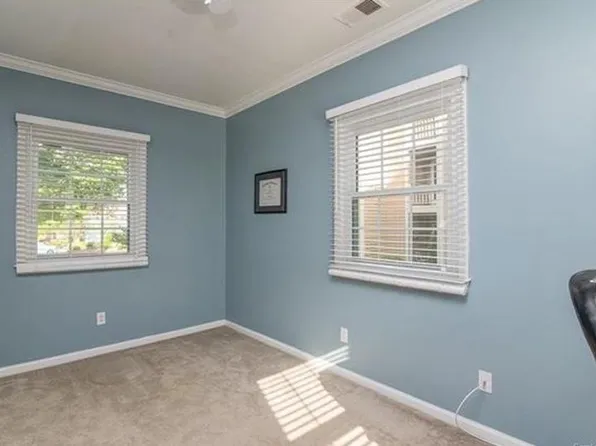 3206 Selwyn Farms Ln APT 4, Charlotte, NC 28209