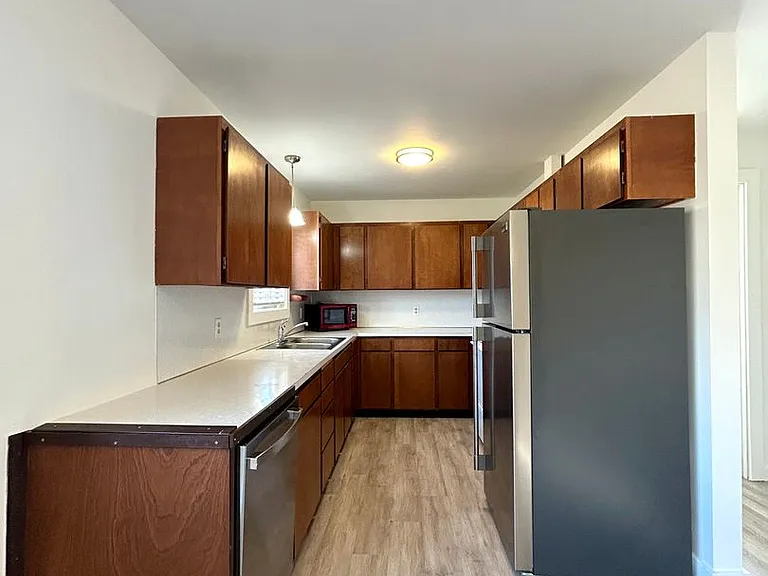 407 S Walnut St — Photo 7