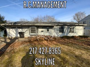 901 Skyline Dr, Danville, IL