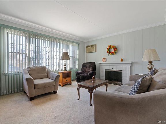 3rd image of 12 Maple Avenue