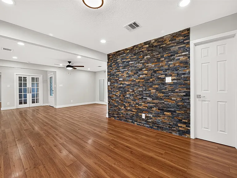 12930 Kimberley Ln — Photo 11