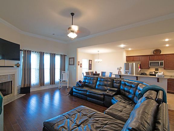 5th image of 205 Lexi Falls Ln
