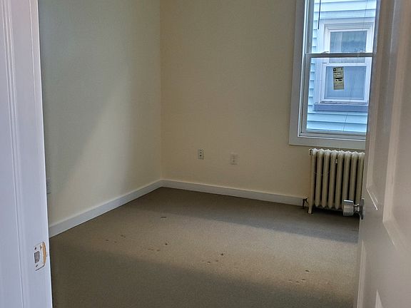 4th image of 140 Highland Ave #1