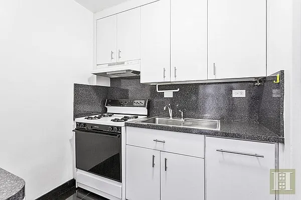 Rented by Halstead Real Estate | media 26