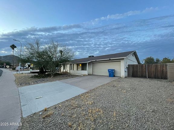 2nd image of 4416 E CAPISTRANO Avenue
