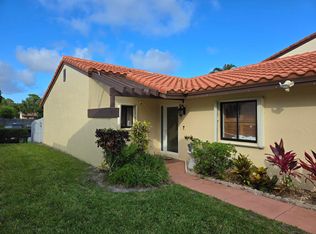 2835 Sand Pines Court, Lake Worth, FL 33462