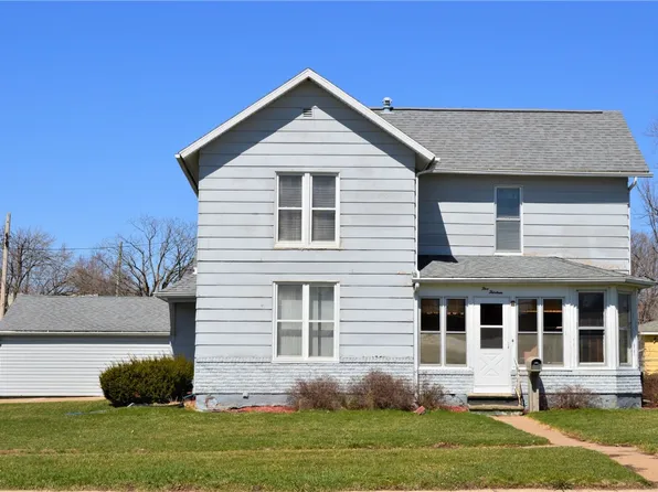 513 W 8th St, Vinton, IA 52349