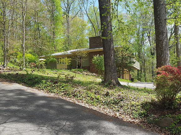 3rd image of 3316 Bunker Hill Dr