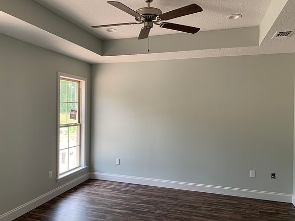 4th image of 100 Planted Pine Dr