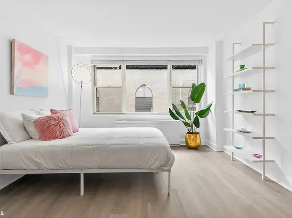 520 East 72nd Street image 2 of 13