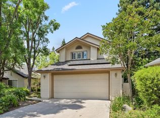 9134 N Woodlawn Dr, Fresno, CA 93720