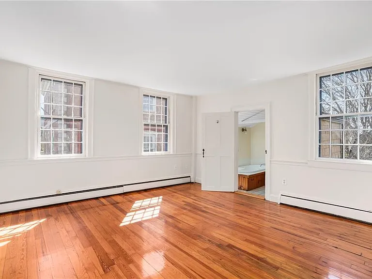 14 Elm St — Photo 15