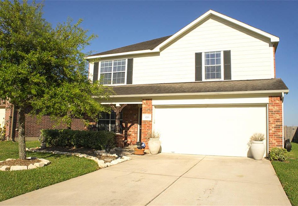 1st image of 3215 Trail Hollow Dr