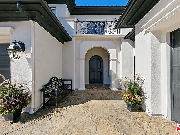 2nd image of 367 Loire Valley Dr