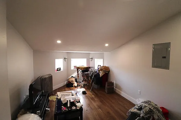 Rented by Yaffa Realty LLC | media 17