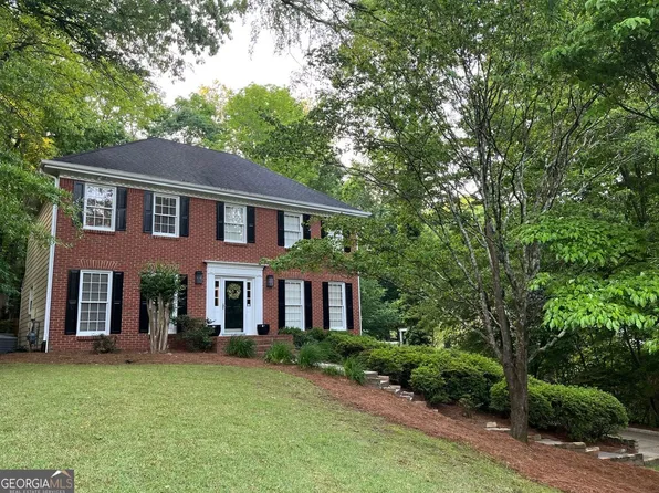 1582 E Bank Dr, Marietta, GA 30068