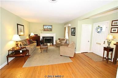 3rd image of 4321 Clagett Rd