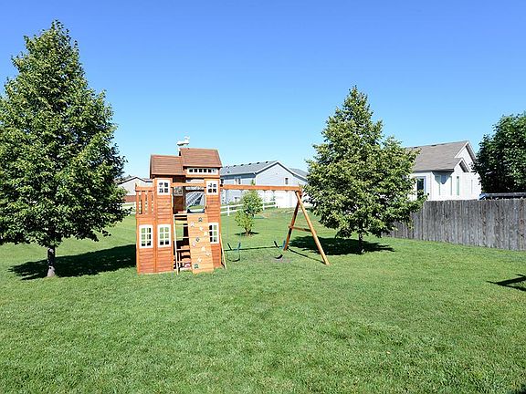 5th image of 1818 7th St W