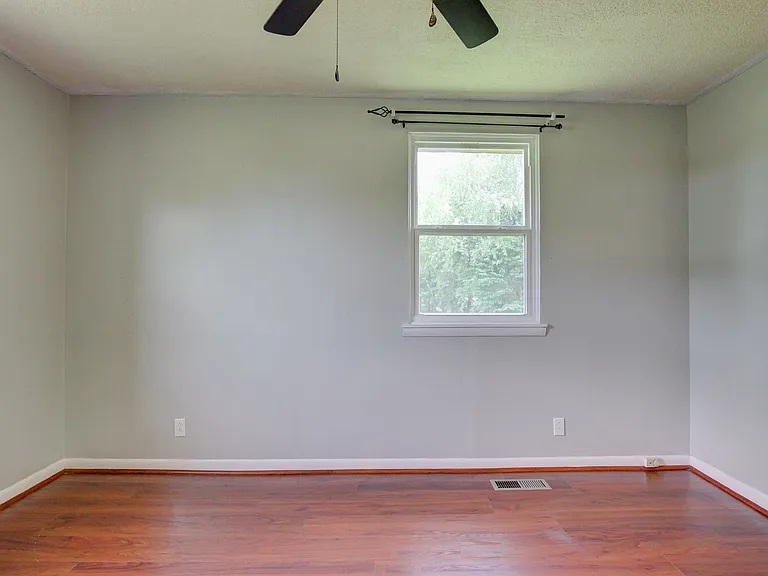 729 Welsey Dr — Photo 16