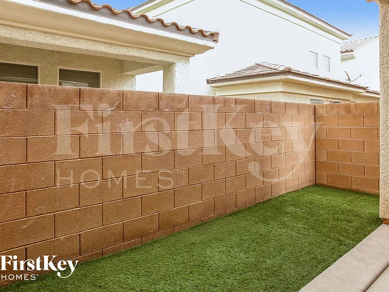 10236 Ruggles Mansion Ave — Photo 15