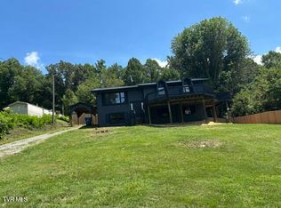 371 Jonesboro Dr, Bluff City, TN 37618