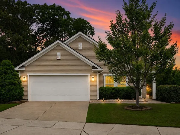 3137 Willow Ranch Dr, Fuquay Varina, NC 27526