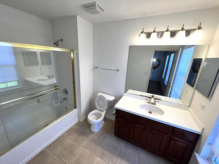 806 Lewisburg Ln — Photo 12