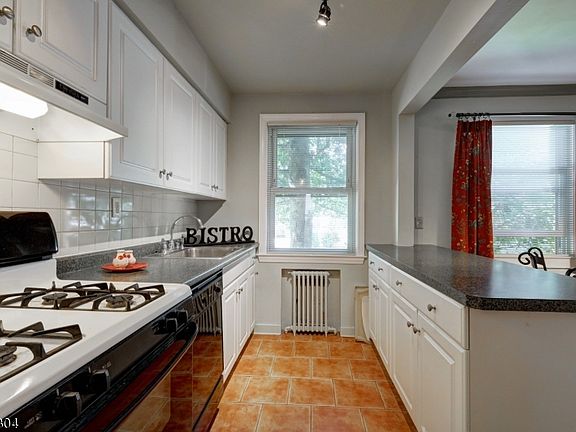 5th image of 45 Park Ave APT 103