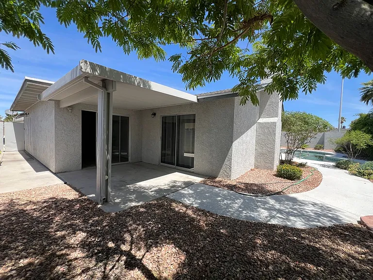 6247 Katella Ave — Photo 25