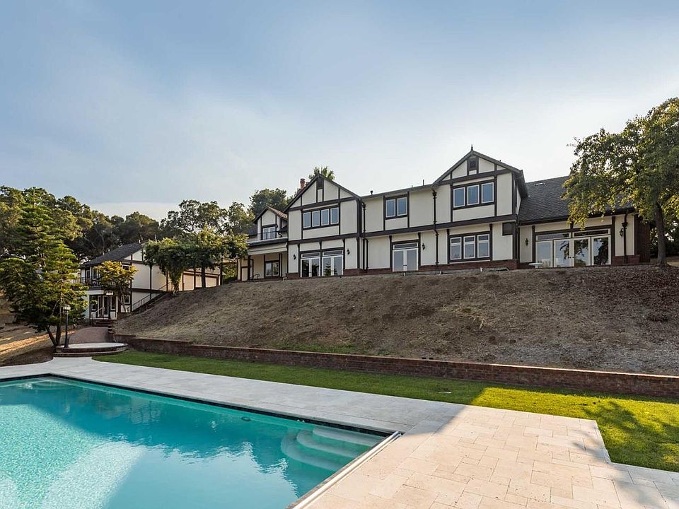 1st image of 460 Las Pulgas Dr