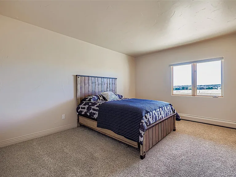 1764 Mesa Ridge Ln — Photo 24