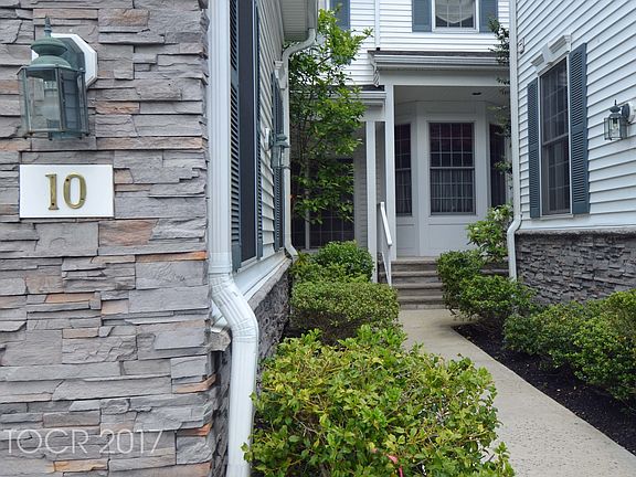 2nd image of 10 Bovensiepen Ct