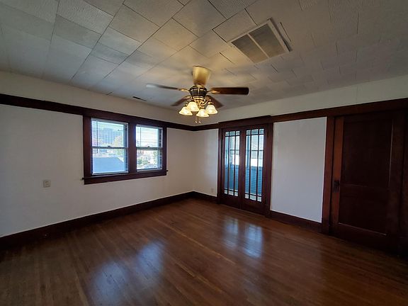 3rd image of 1104 W 22nd St APT D