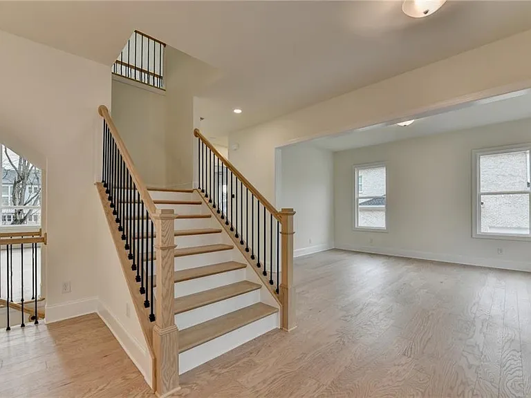 2471 Stewart Rd — Photo 9
