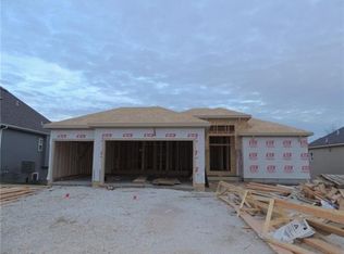 14462 Aurora Ln, Basehor, KS 66007