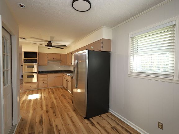 5th image of 282 Parkview Cir